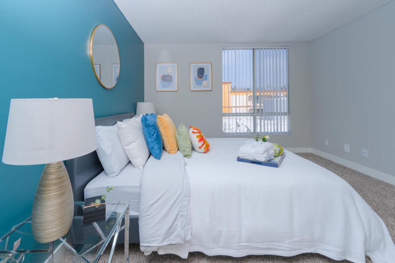 Universal Studios 8 Min Drive Two Bedroom Apartment With Free Parking Los Angeles Exterior photo