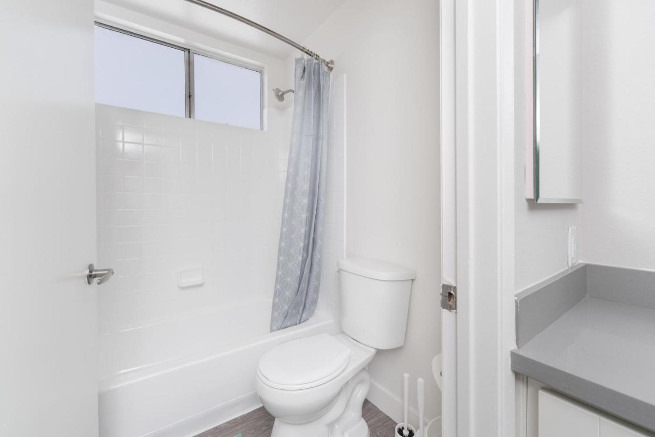 Universal Studios 8 Min Drive Two Bedroom Apartment With Free Parking Los Angeles Exterior photo